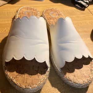 Size 10 flats
